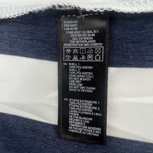 XXI Blue White Striped Sleeveless Pointed Collar V-Neck Blouse Size Med Women’s - Picture 5 of 5